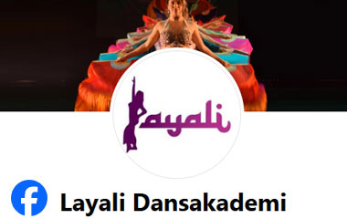 Följ Layali på Facebook